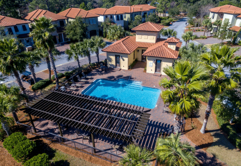 Villa Lago.