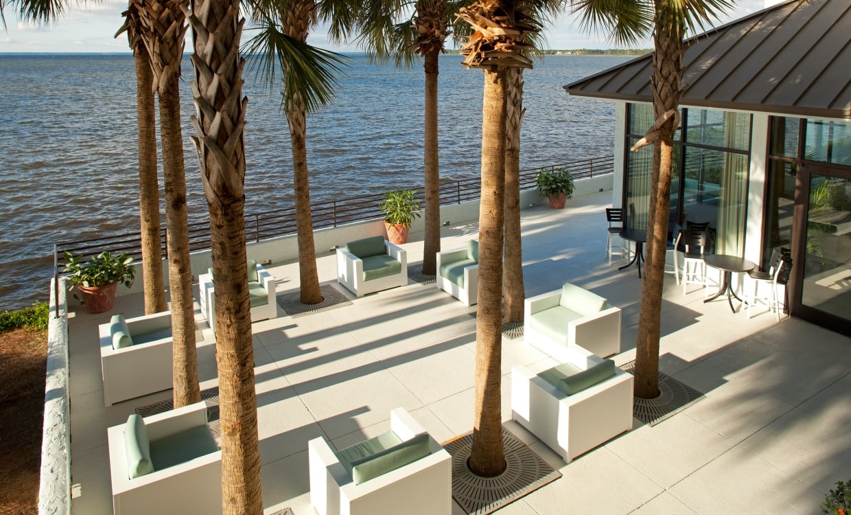 courtyard patio at Bayside at Sandestin