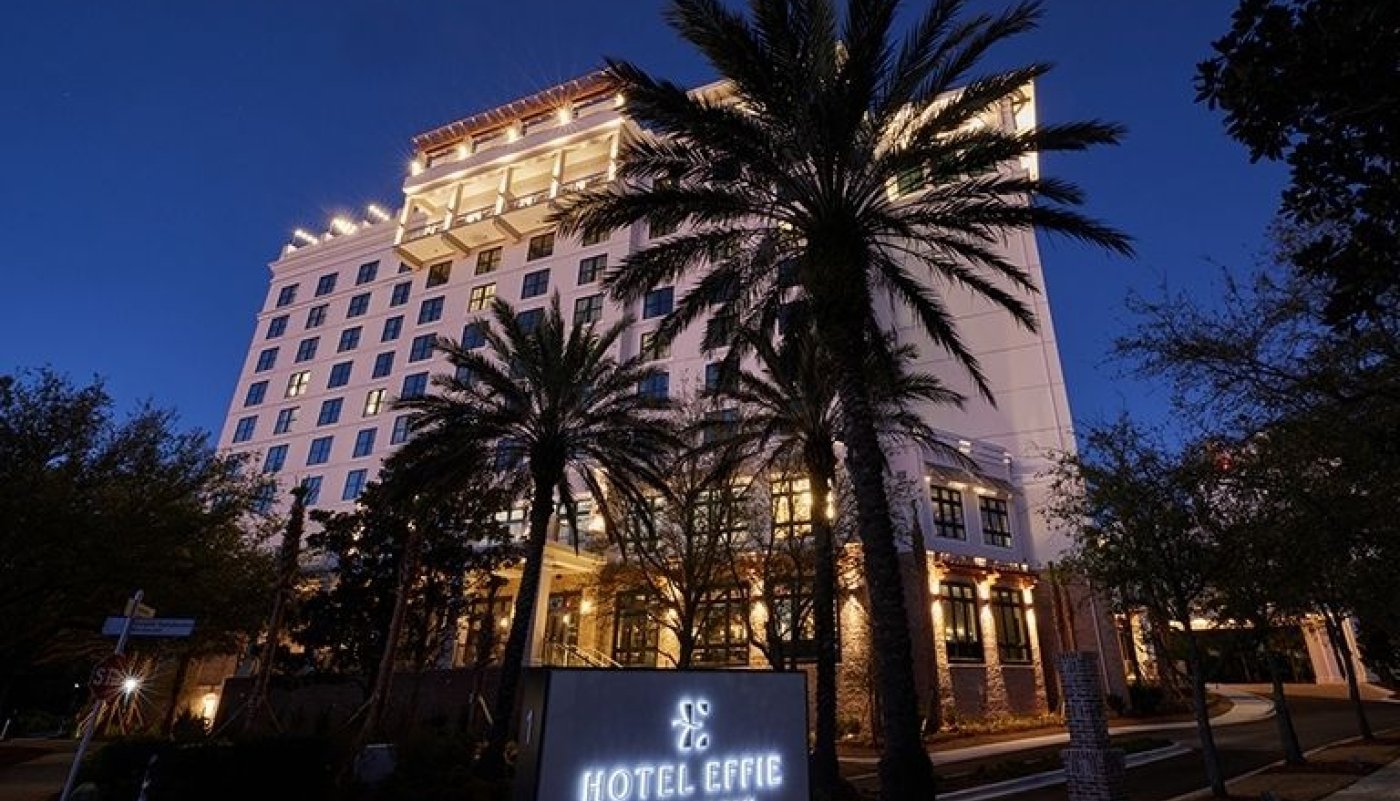 Hotel Effie Exterior at Night