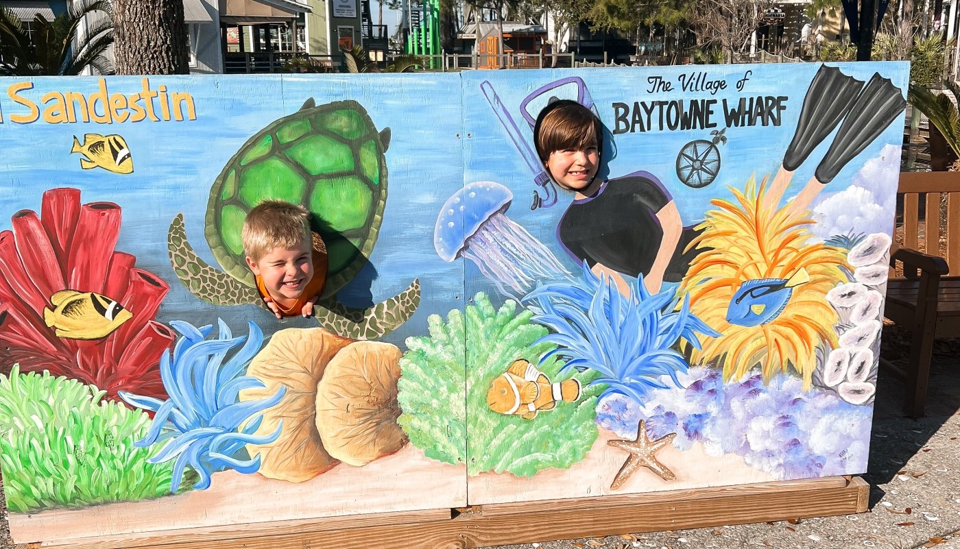 kids making funny face