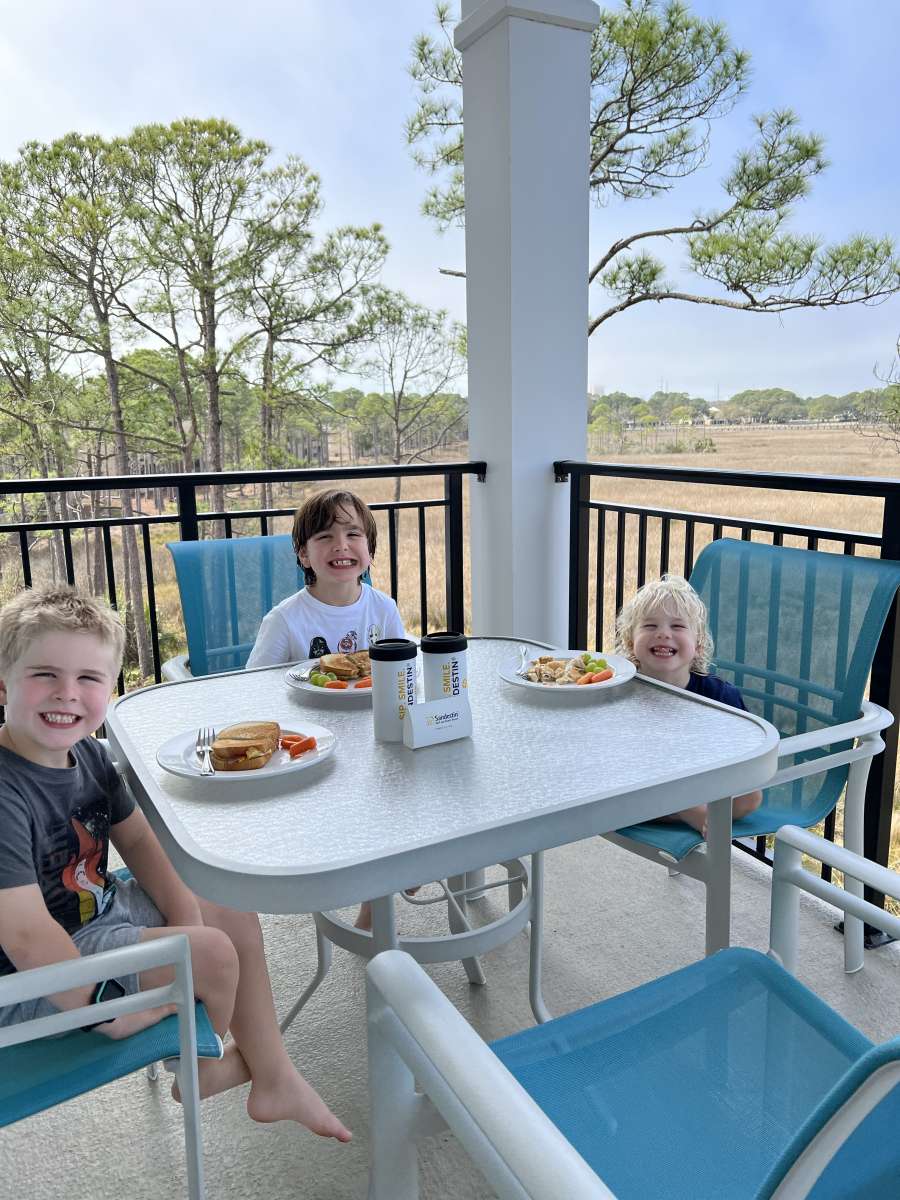 Kids eating on balcony