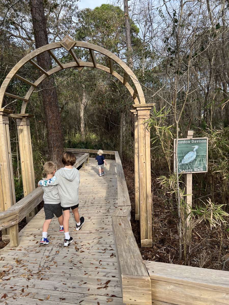 kids entering a walking trail