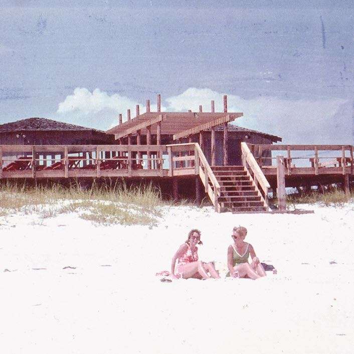 Old Pic of Girls on the Beach