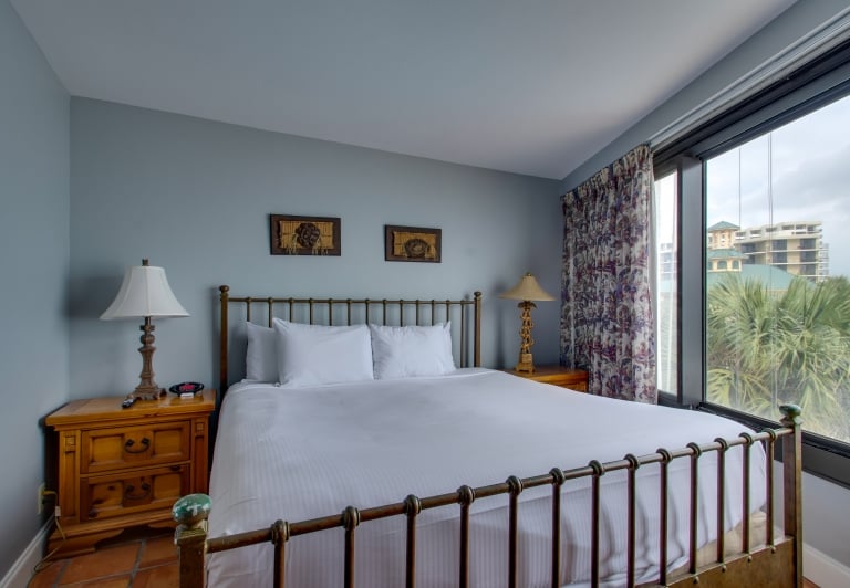 bedroom at beachside towers