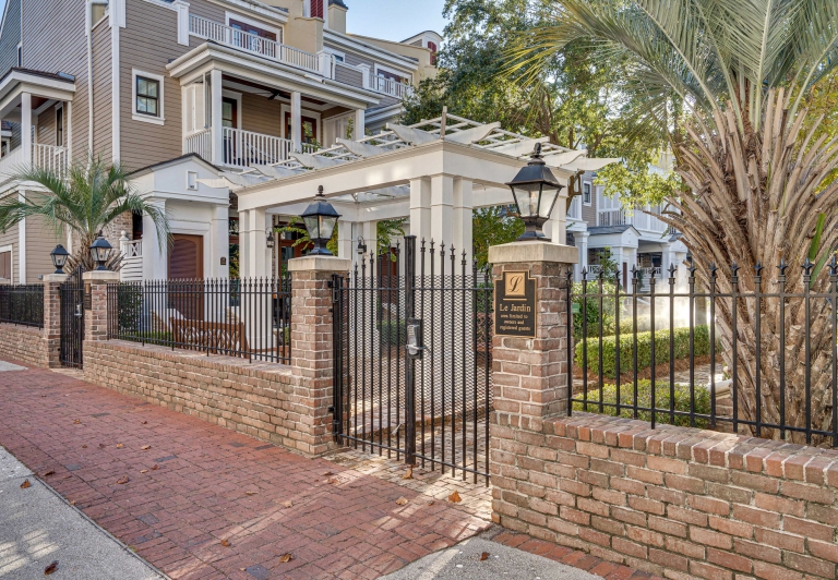 external of le jardin