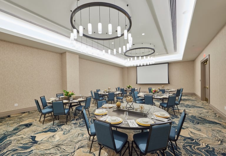 set up meeting room