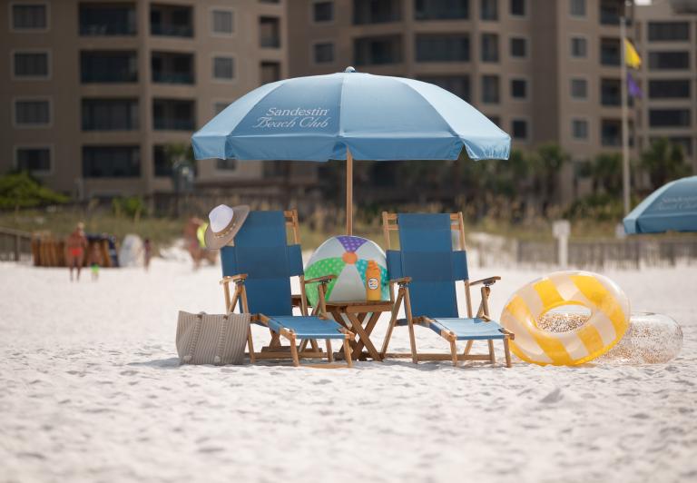 Beach Club of Sandestin beach chair setup