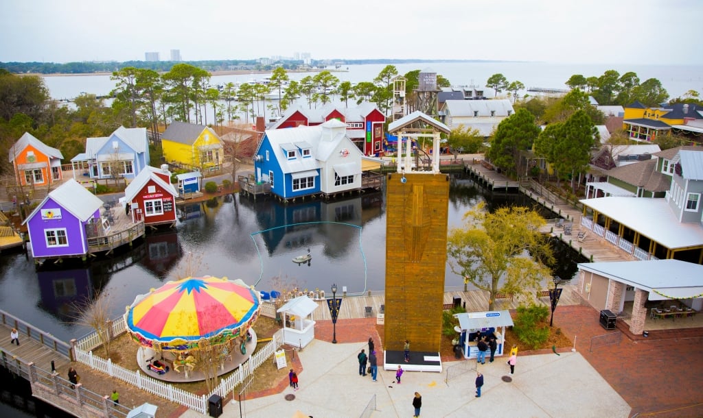 aerial view of Baytowne Wharf