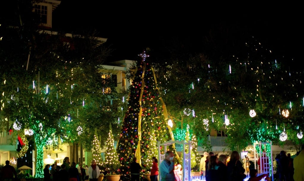 The main christmas tree on the grand lawn at Sandestin