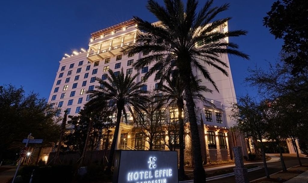 Hotel Effie Exterior at Night