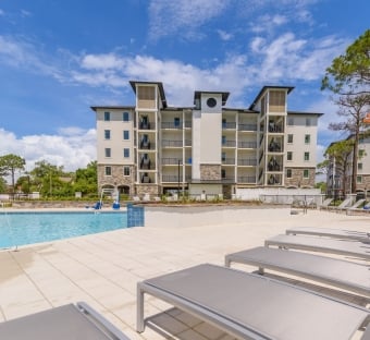 the pool at Osprey Pointe
