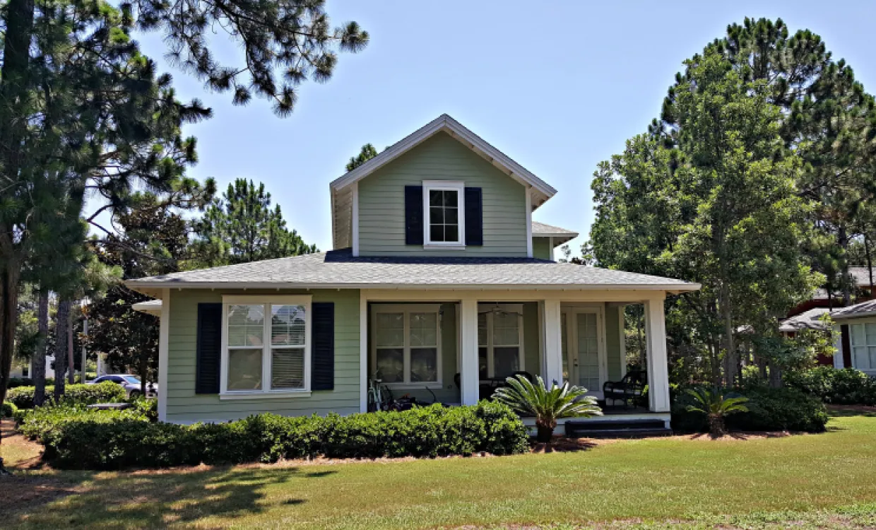 Exterior of a three bedroom unit in Lakeside